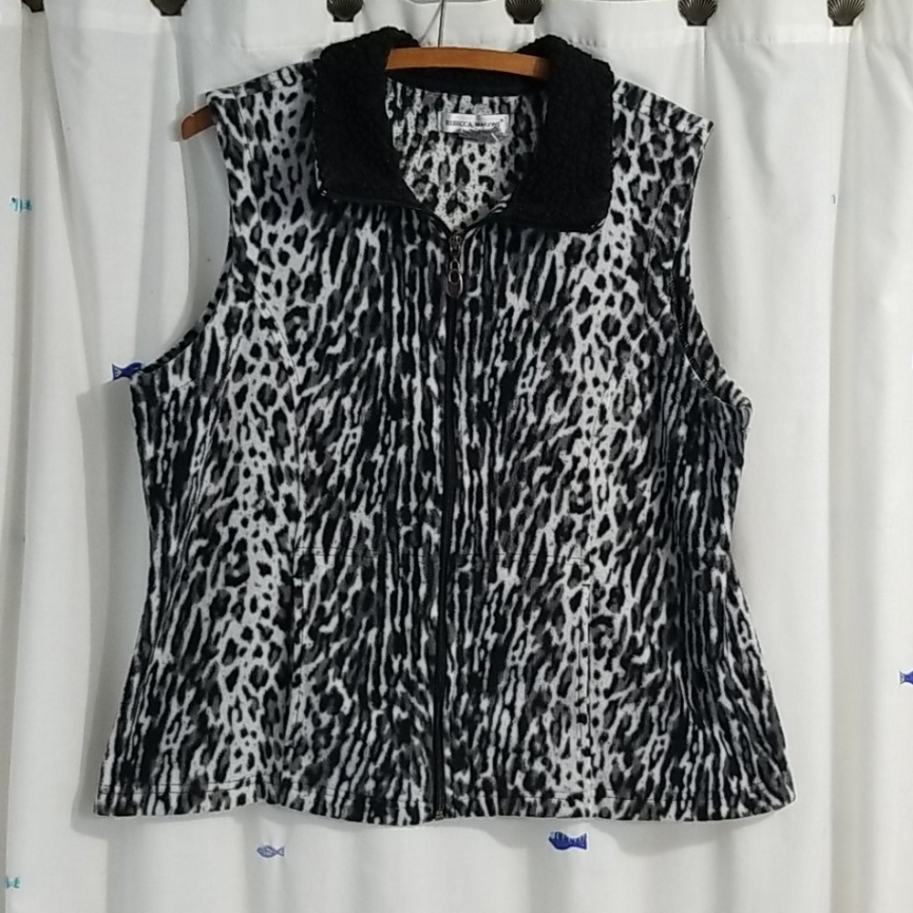 Animal print vest- xl